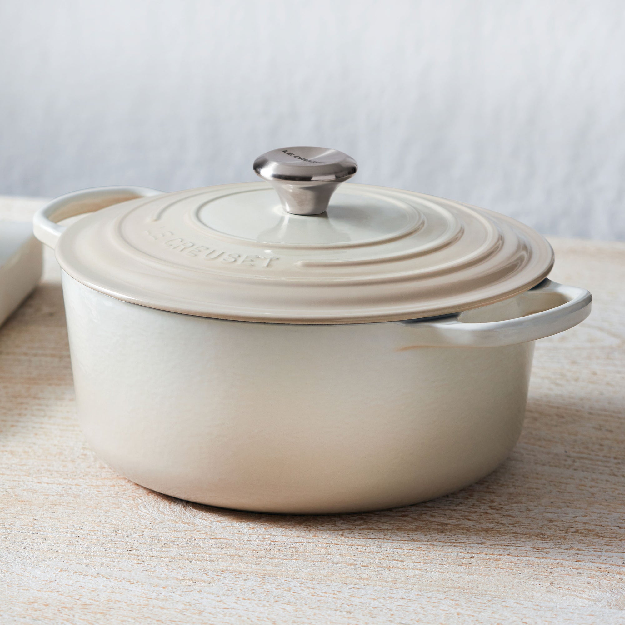 Le Creuset Meringue Round French Oven