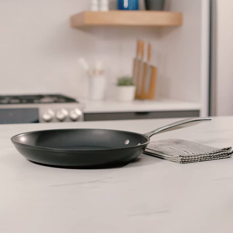 Le Creuset Toughened Non-stick Pro Frying Pan