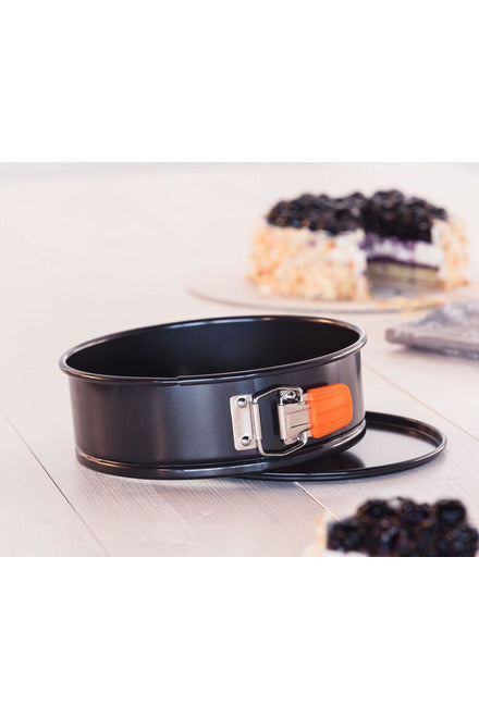 Le Creuset Springform Round Metal Cake Pan*