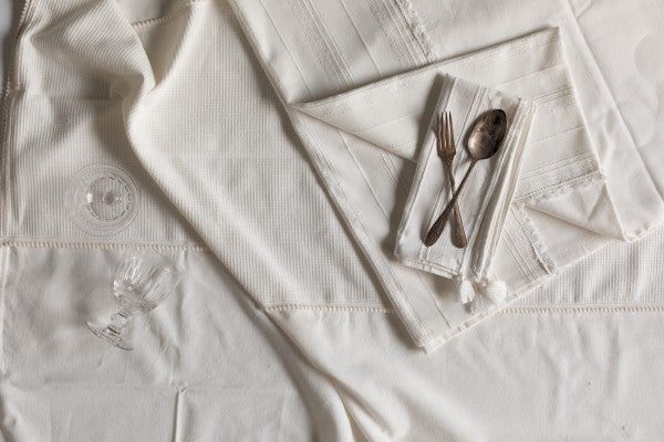 Danica Tablecloth Blanca White w/ Tassels 60"x90"